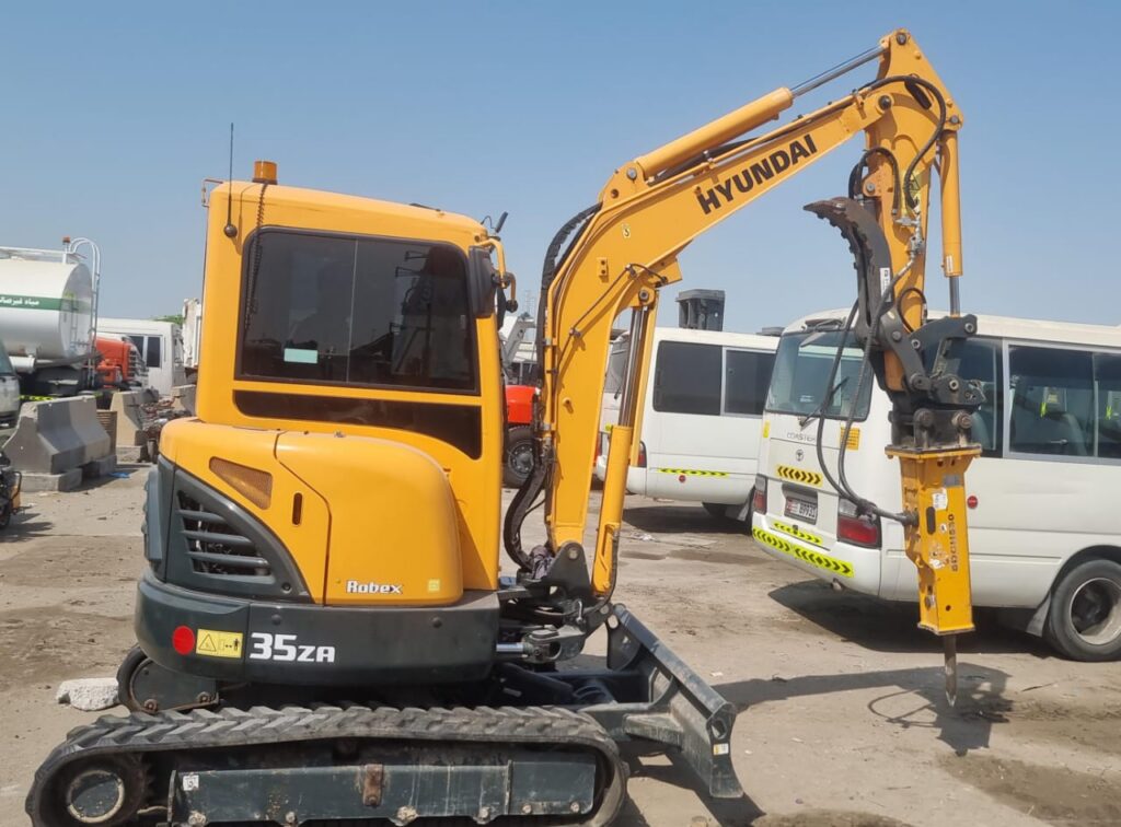 Excavator On Rent abu dhabi