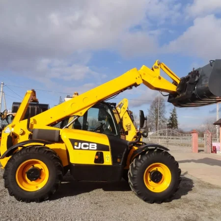 Boom Loader Rental Abu Dhabi